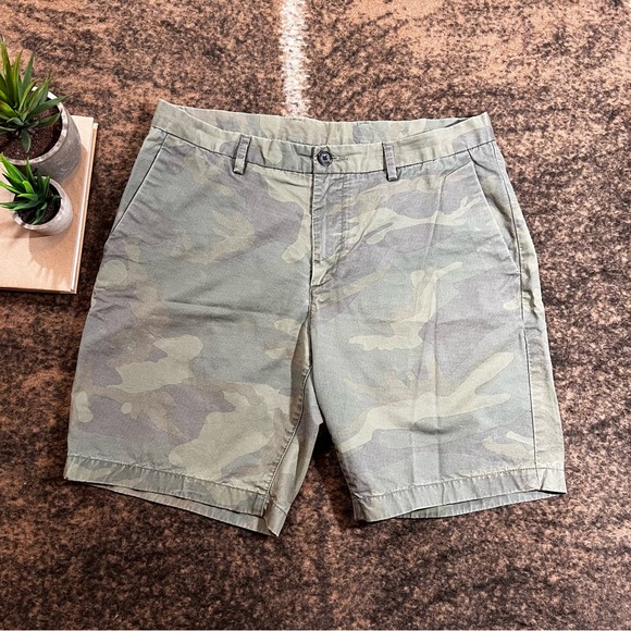 Men’s Camo Casual Shorts - Michael Kors Vintage - Picture 1 of 5